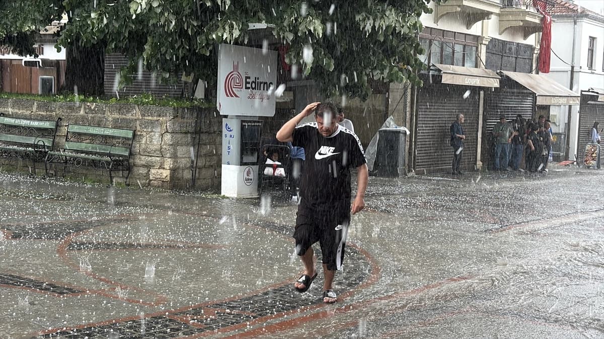 Meteoroloji'den o iller için peş peşe uyarı: Sağanak ve fırtına geliyor! 