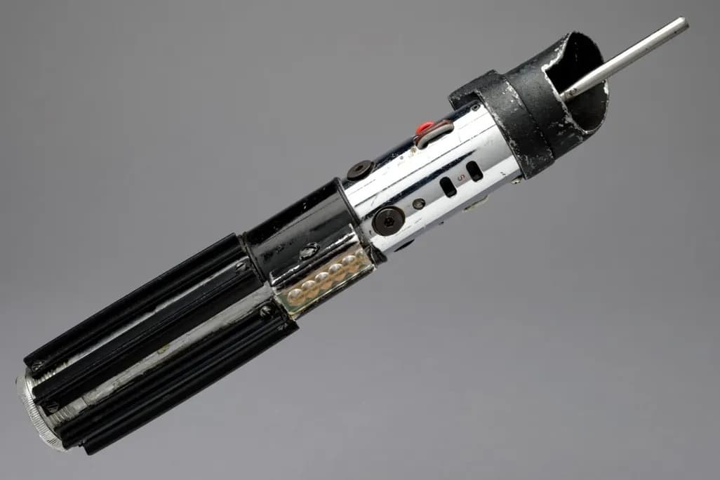 Darth Vader'ın ikonik ışın kılıcı ilk kez müzayedeye çıkıyor