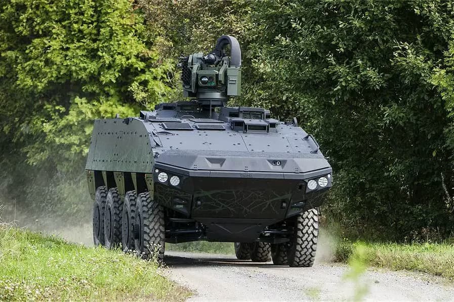 Japonya ilk Patria AMV XP’yi aldı