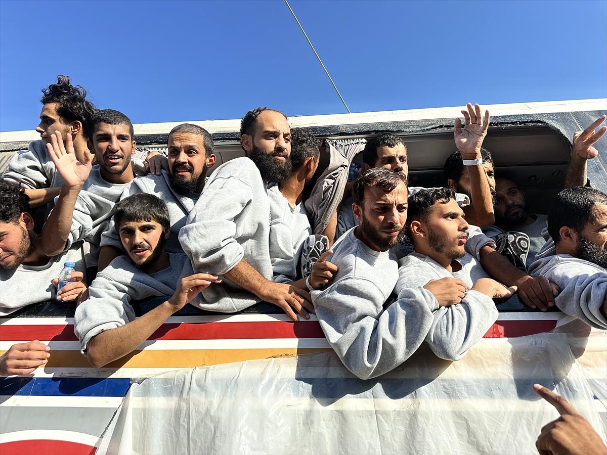 İsrail'in serbest bıraktığı Filistinli esirlerin bir kısmı Gazze'ye ulaştı