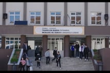 Çekmeköy'de lise öğrencisinden bıçaklı saldırı: İki öğretmen ve bir öğrenci yaralandı