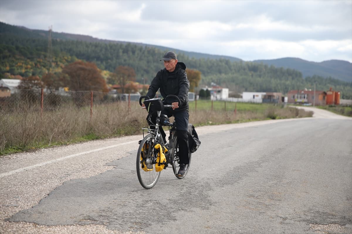 Umre için pedal çevirdi: 3 bin 450 kilometre yol gitti 