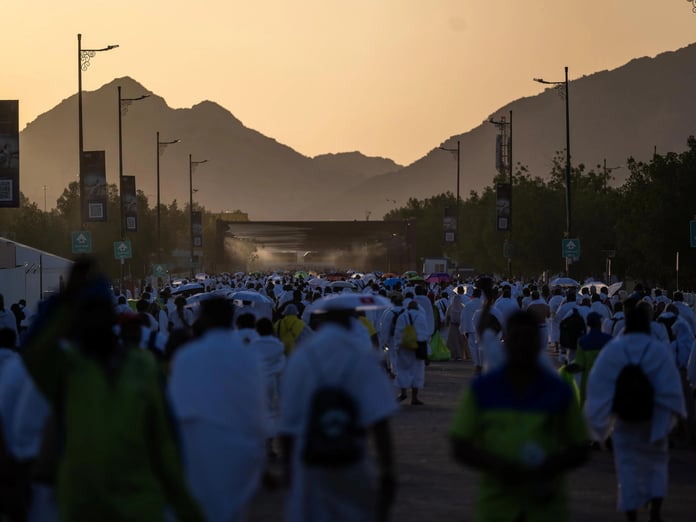   Hacı adayları Arafat'tan Müzdelife'ye akın etti