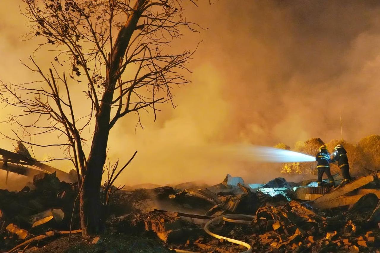Çin’de havai fişek fabrikasında patlama meydana geldi