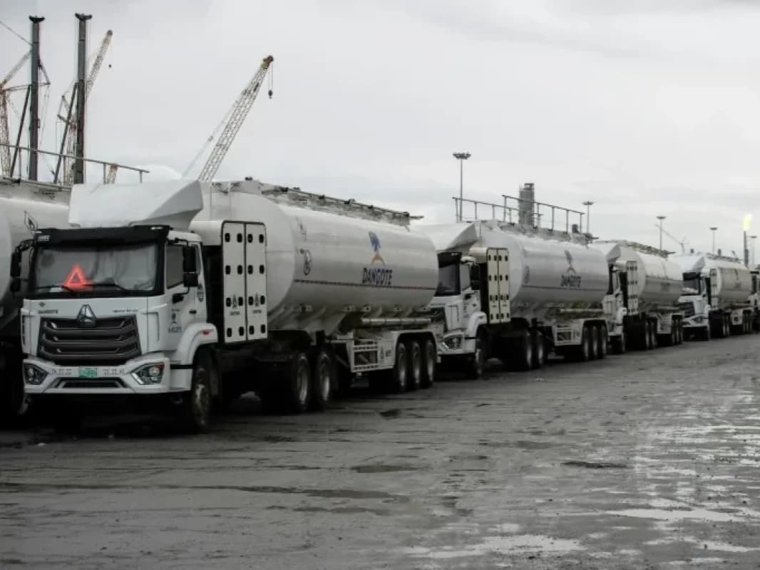Petrol çalarken zehirli gazdan öldüler
