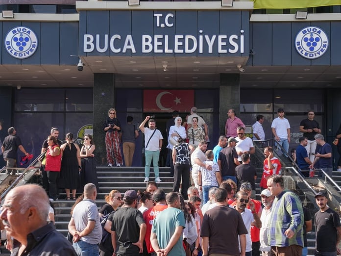 İzmir'in Buca Belediyesi'nde  işçi eylemi sona erdi
