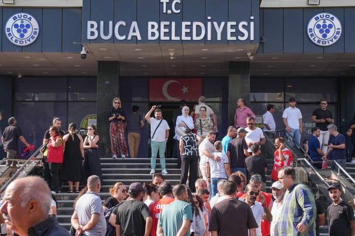 İzmir'in Buca Belediyesi'nde  işçi eylemi sona erdi
