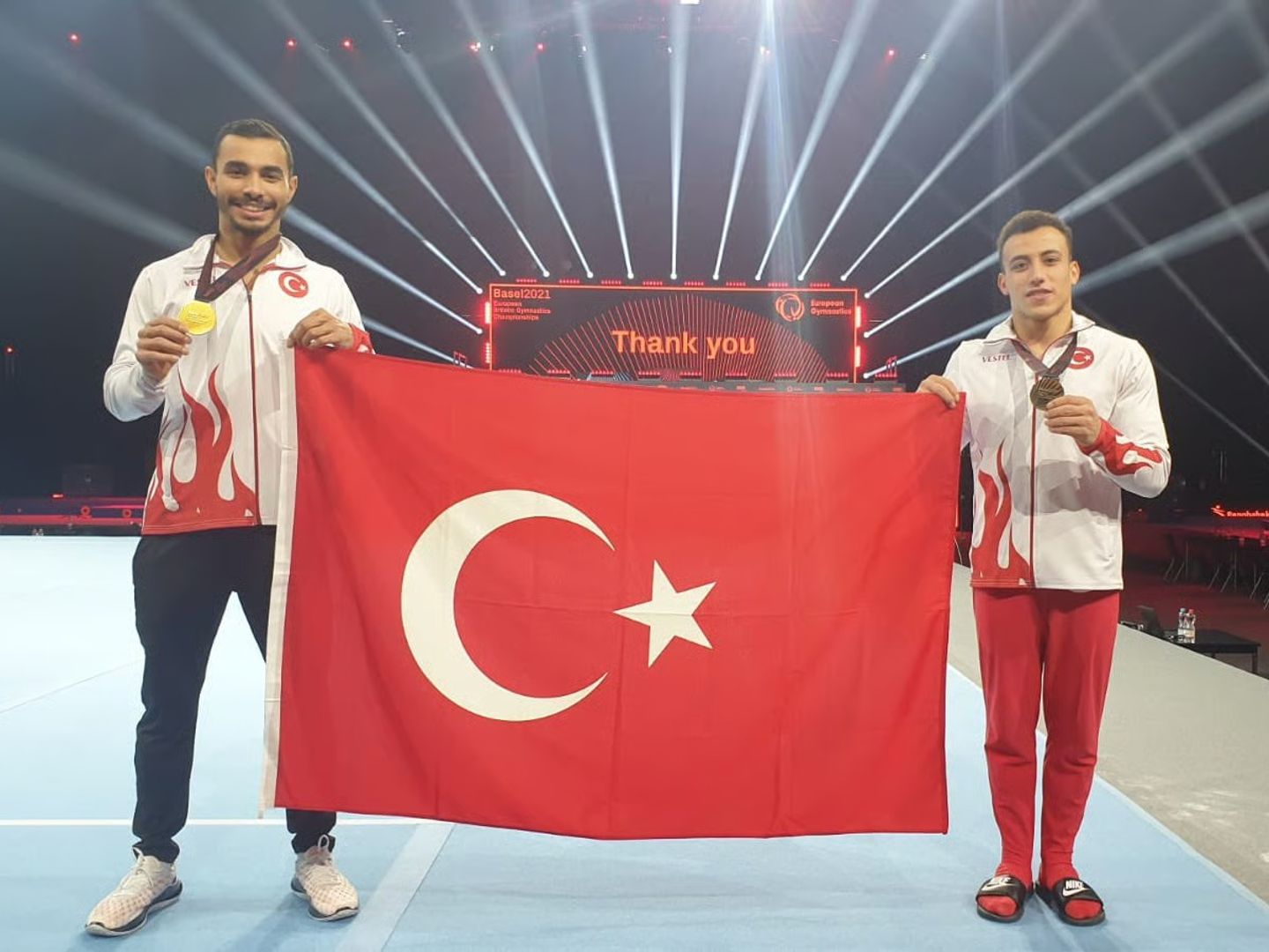 Türk cimnastiği Bulgaristan'da zirvede: Adem Asil ve Ferhat Arıcan'dan altın madalya