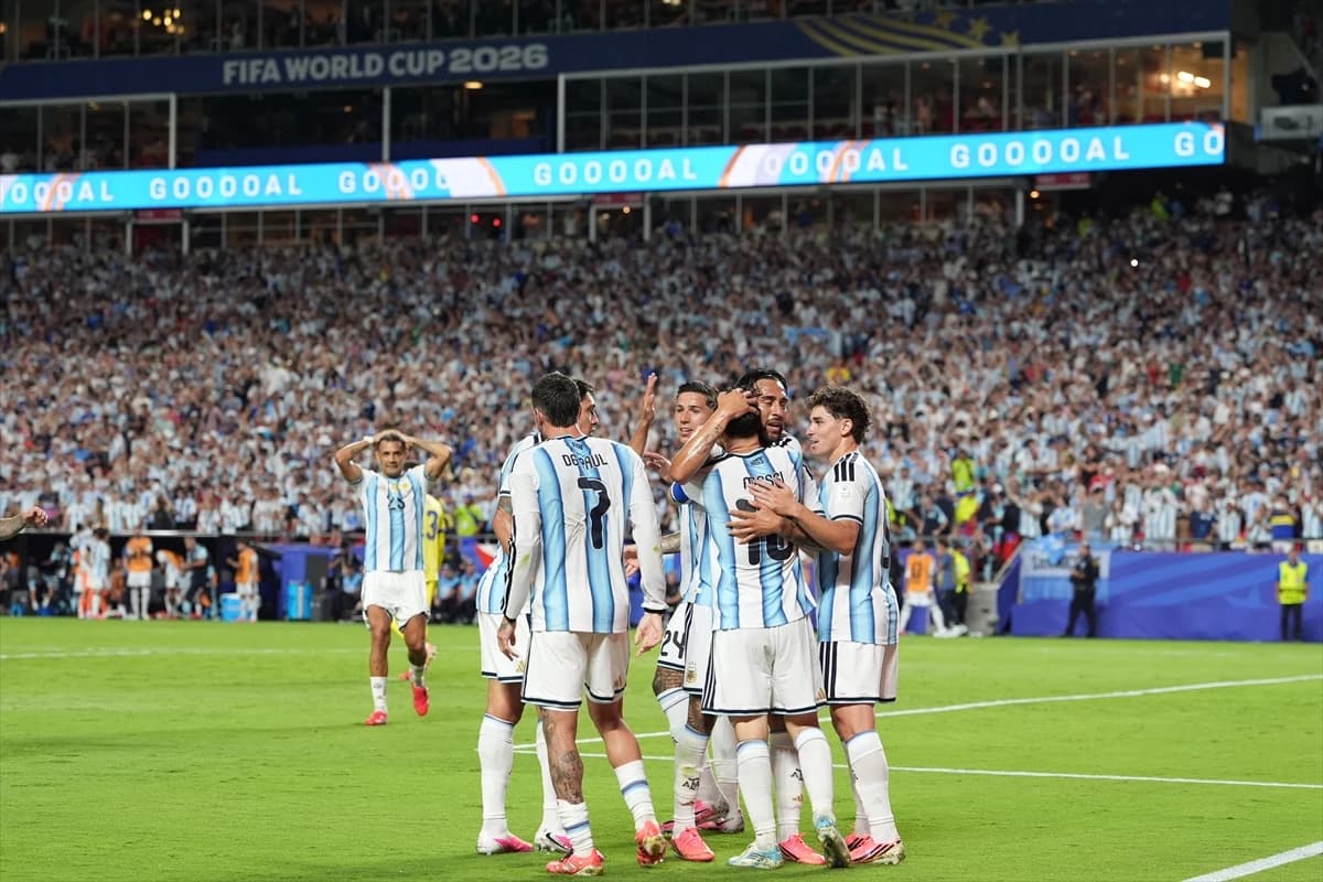 Messi 2026 Dünya Kupası'nda tarihe geçti: Son şampiyon Arjantin, açılışı 3 puanla açtı