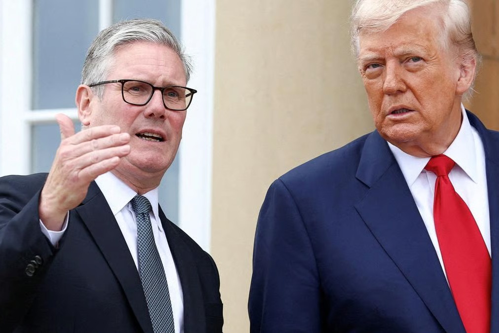 Trump Rebukes Putin, Praises UK in Starmer Presser