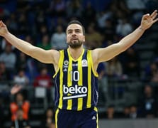 Fenerbahçe, kaptanı Melih Mahmutoğlu ile yola devam kararı aldı: Sözleşmesi 1 yıl uzatıldı