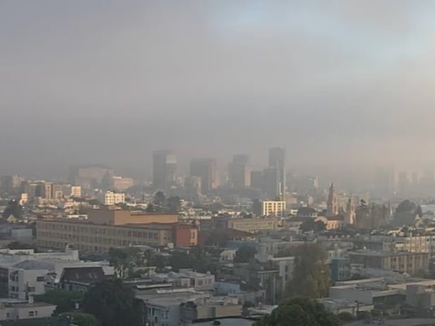 ABD’de görüş sıfıra indi: 650 km’lik sis California’yı sardı