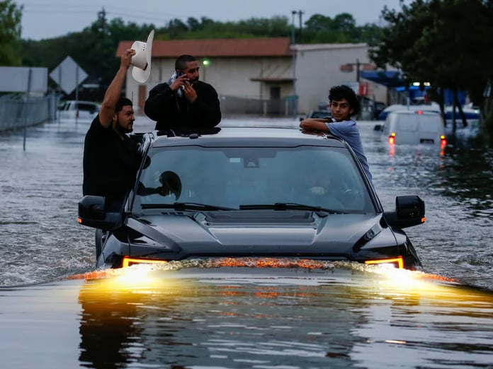 Teksas'ta sel felaketi: En az 24 ölü