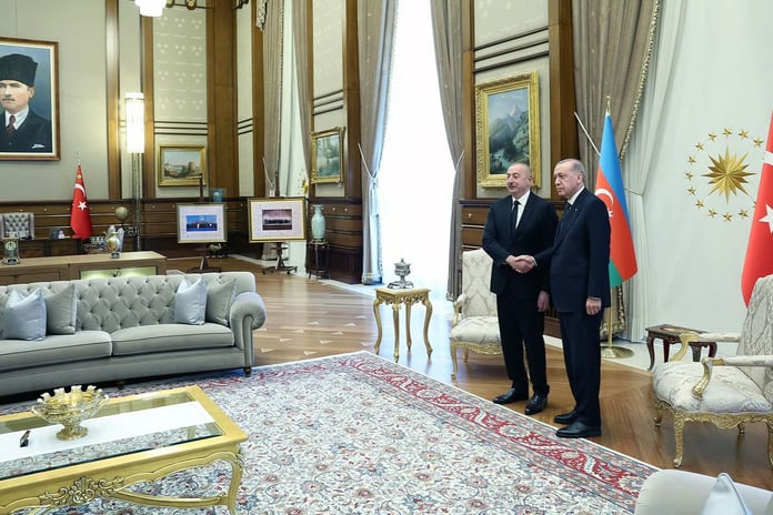 Arab News: Azerbaycan-Rusya gerilimi ve Türkiye'nin dengeleyici rolü