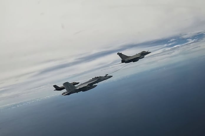 ABD ve Fransa, Rafale uçağının F/A-18 yakıt ikmal sertifikasyonu üzerinde çalışıyor