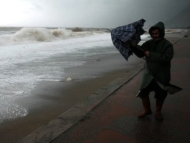 Meteoroloji uyardı! Ani sel ve fırtına tehlikesi kapıda