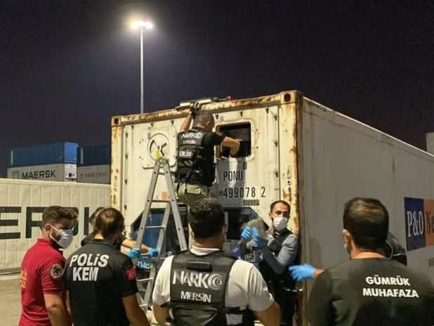 Mersin Limanı'nda operasyon! Fıstık konteynerinden kilolarca kokain çıktı 