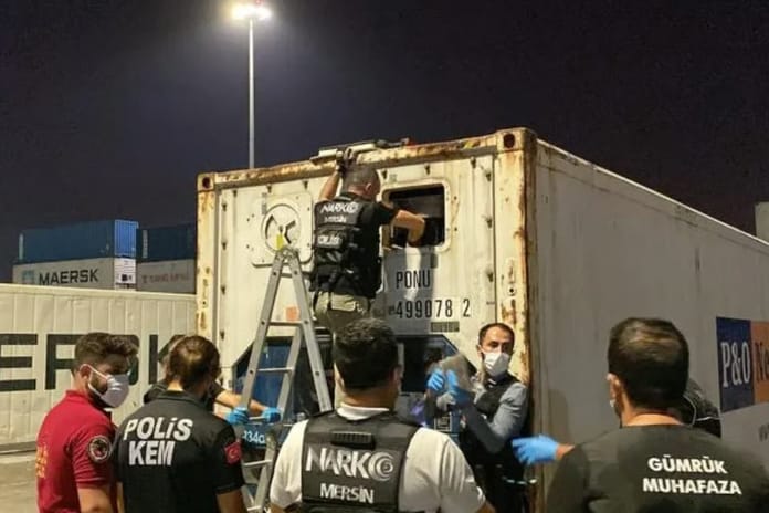 Mersin Limanı'nda operasyon! Fıstık konteynerinden kilolarca kokain çıktı 
