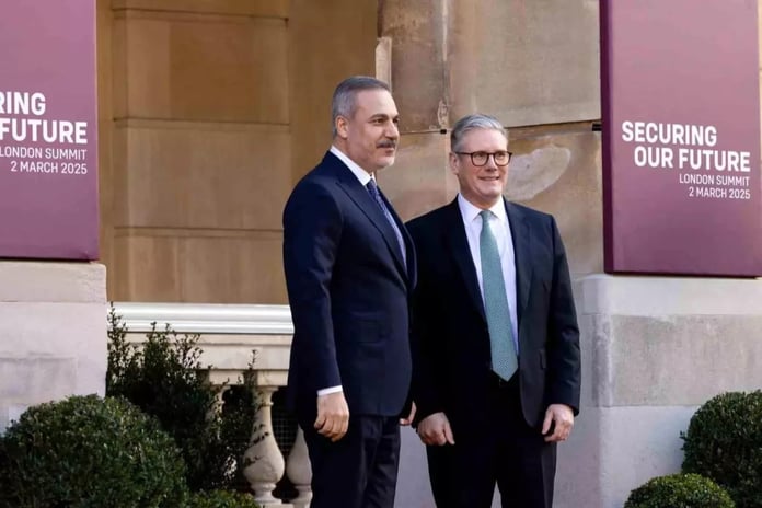 Arab News: Türkiye'nin artan küresel rolü ve İngiltere