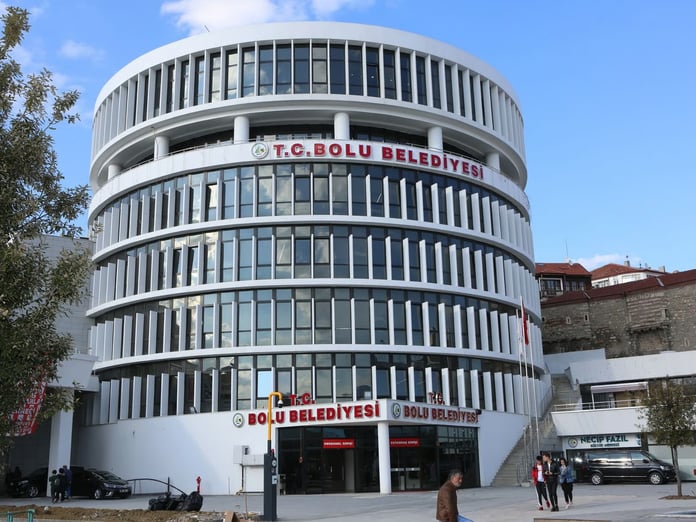 Son Dakika: Bolu Belediyesi’nde arama yapılıyor