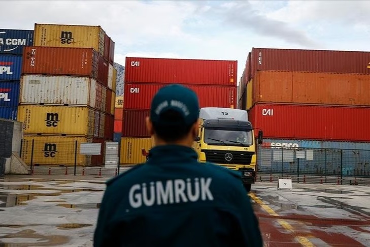 Gümrükte ceza ve ücret tarifesi değişti