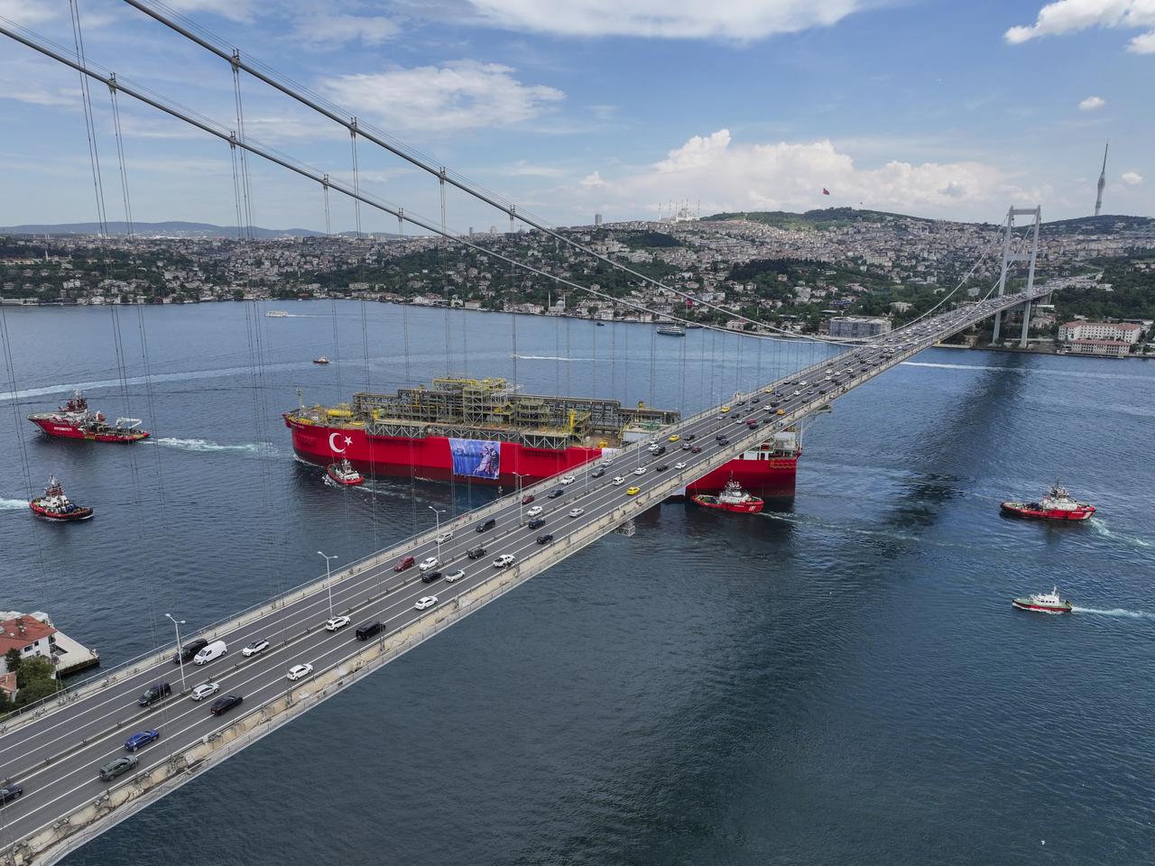 Boğaz'dan geçen gemi sayısı açıklandı