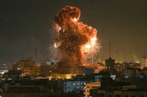 İsrail Suriye'ye yoğun hava saldırıları düzenledi