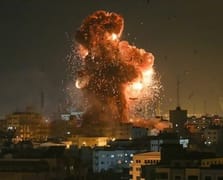 İsrail Suriye'ye yoğun hava saldırıları düzenledi