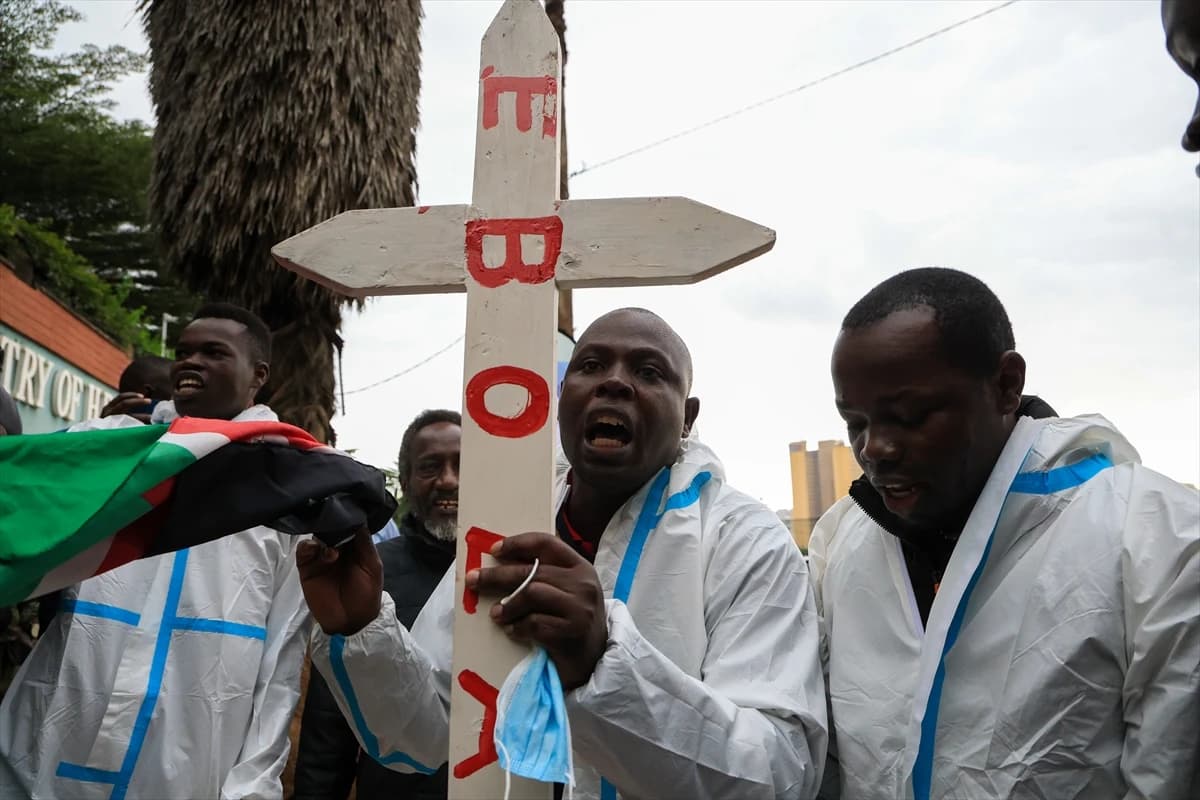 Kenya'da ABD'liler için kurulacak Ebola merkezi protesto edildi