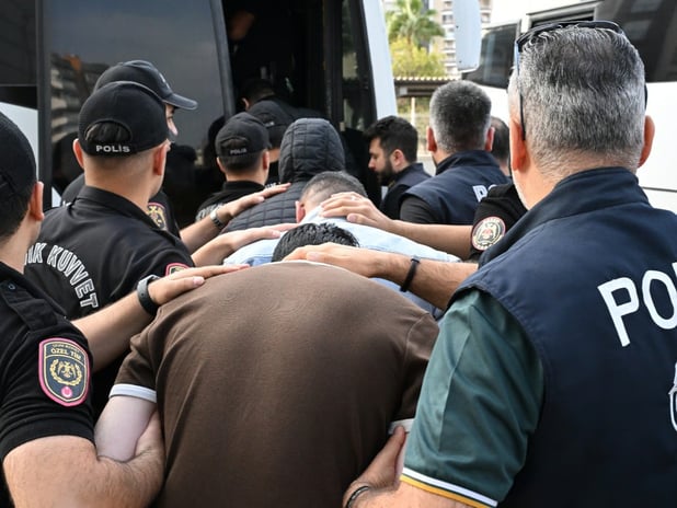 FETÖ'nün Kara Kuvvetleri mahrem yapılanmasına soruşturma: 22 gözaltı kararı
