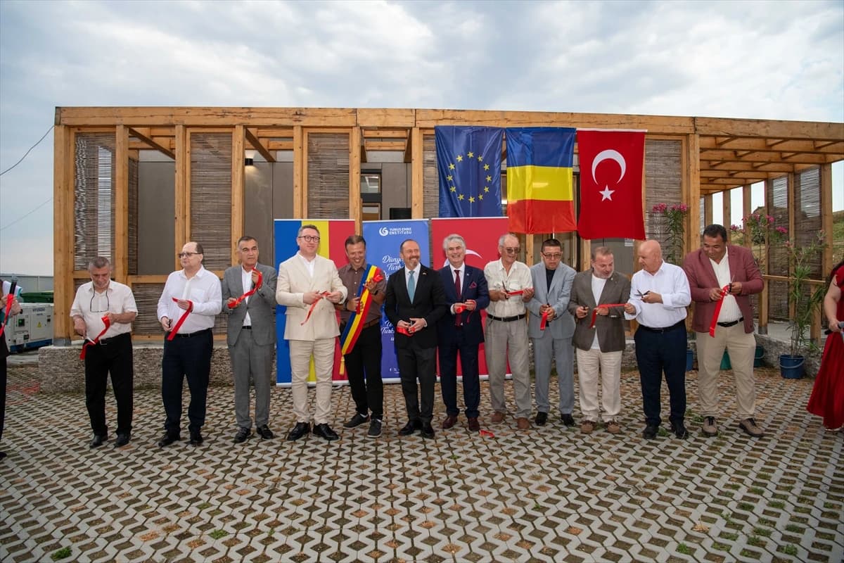 Harşova Kalesi'ni ziyaret edenler için Türkçe rehber