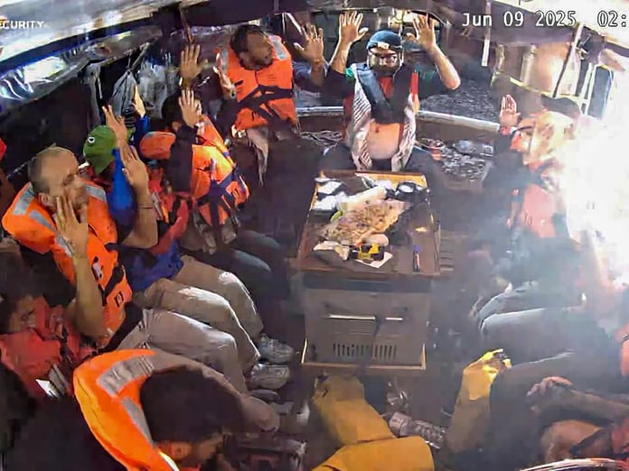 İsrail mahkemesi Madleen gemisindeki 8 aktivistin gözaltı süresini uzattı