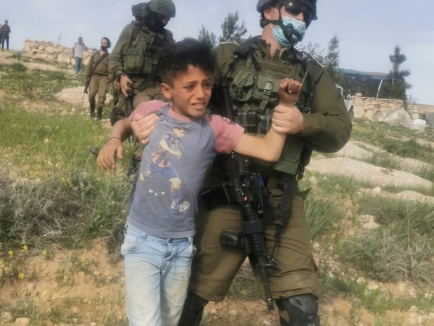 İsrail Batı Şeria’da iki küçük çocuğu gözaltına aldı: BM harekete geçti