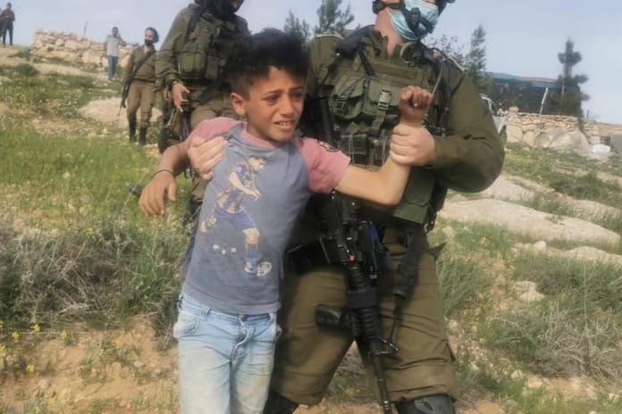 İsrail Batı Şeria’da iki küçük çocuğu gözaltına aldı: BM harekete geçti