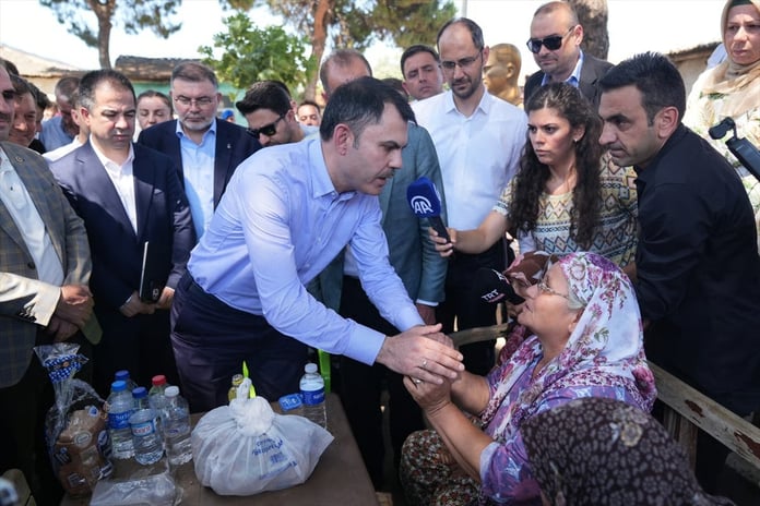 Bakan Kurum: Yıkılan evleri 1 yılda teslim edeceğiz