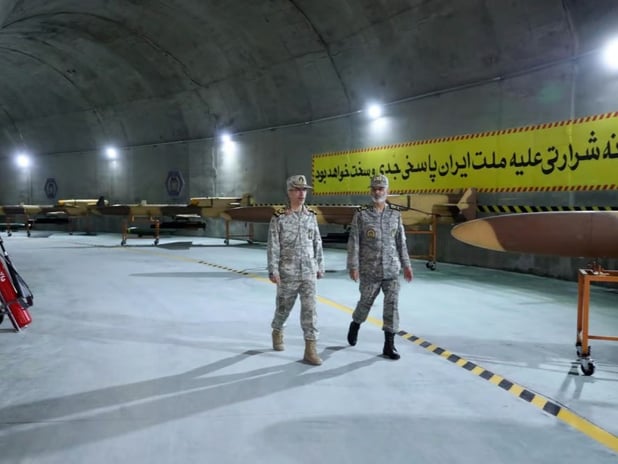 İran, yer altı İHA üssünün görüntülerini paylaştı