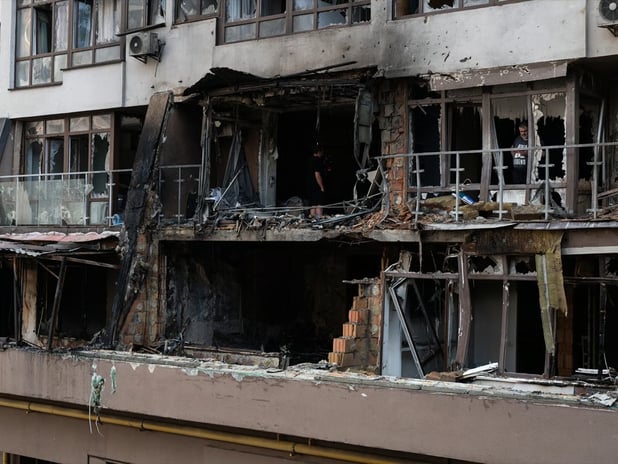 Rusya Kiev'de sivil yerleşim yerlerini vurdu: En az 6 ölü