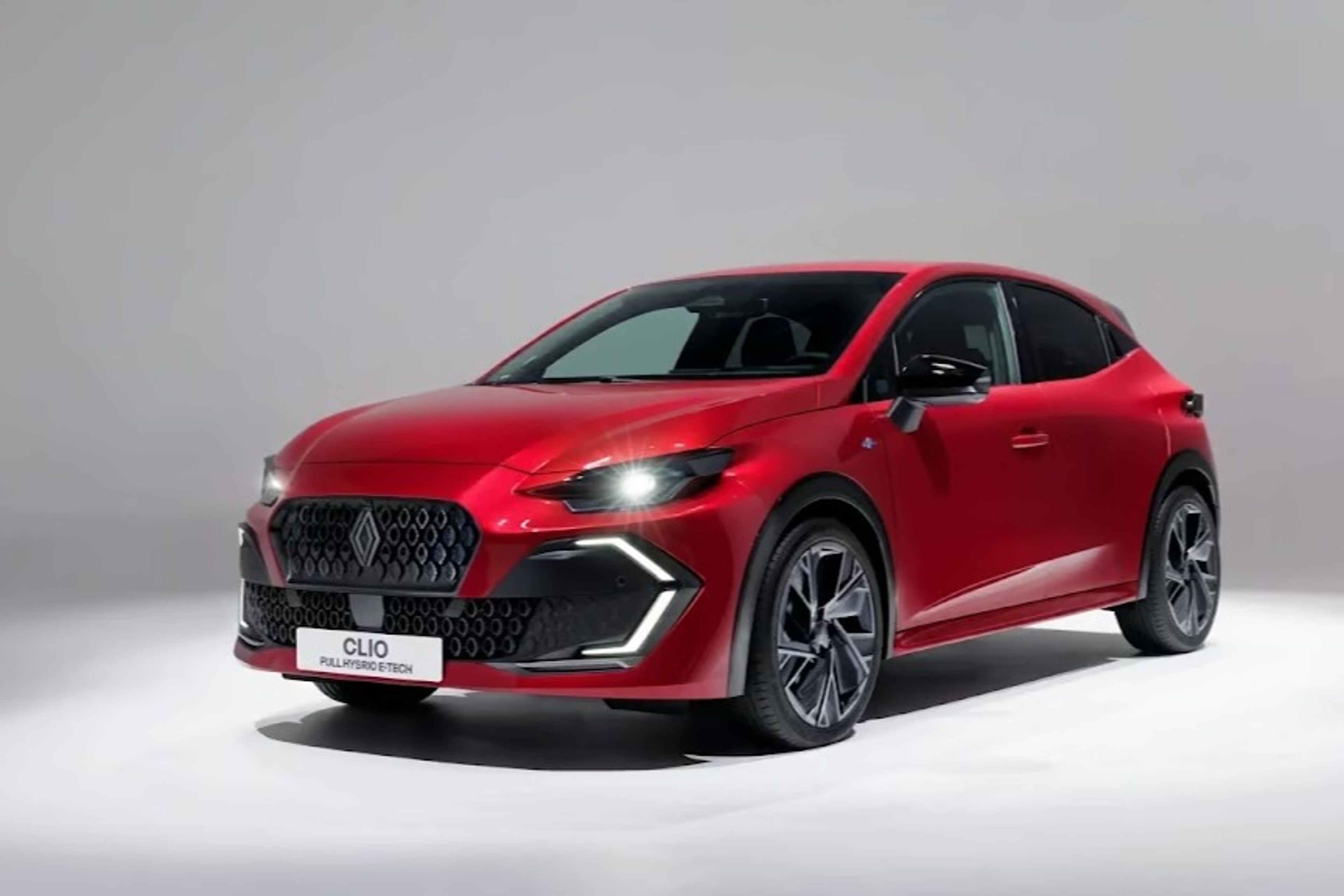 Türkiye'de yılın otomobili yarışmasında zafer Renault Clio'nun oldu