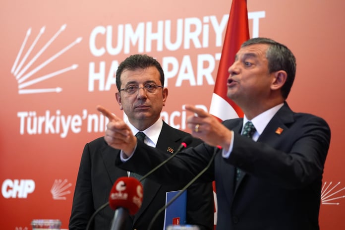 CHP'de kriz büyüyor: Özel olağanüstü kurultay kararı aldı