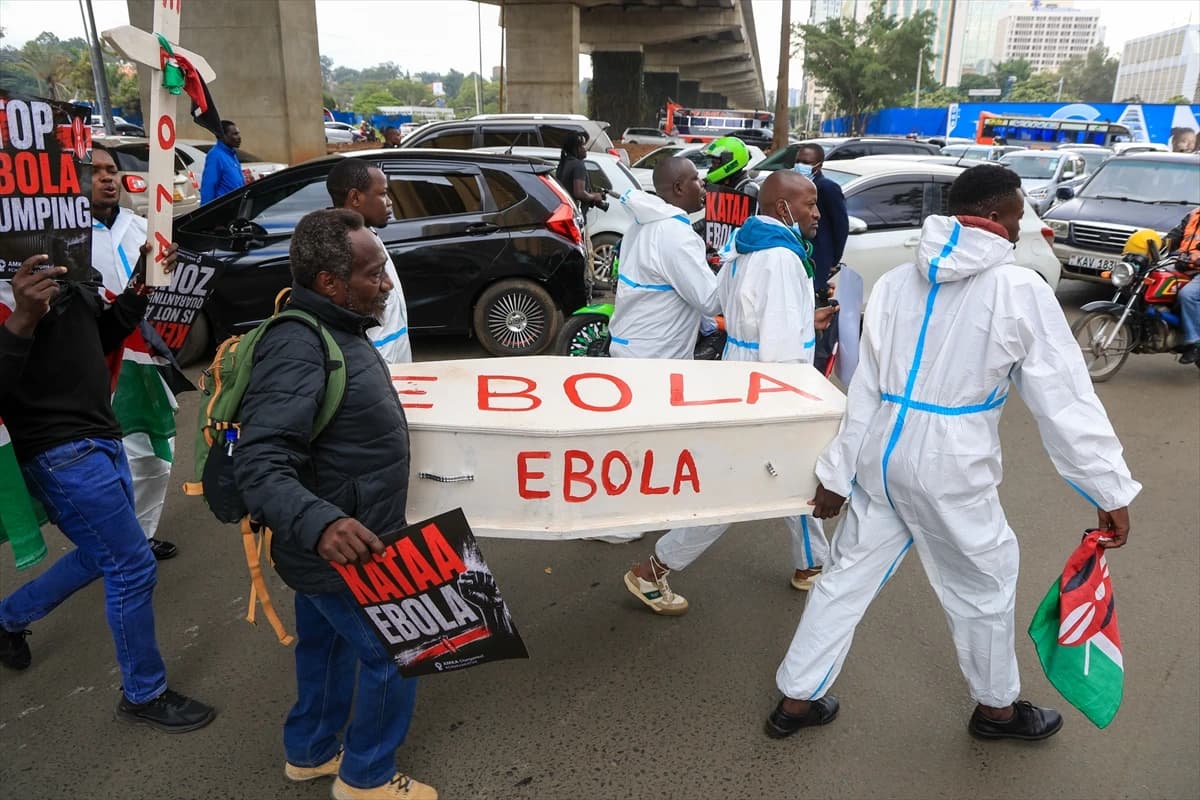 Kenya'da ABD'liler için kurulacak Ebola merkezi protesto edildi