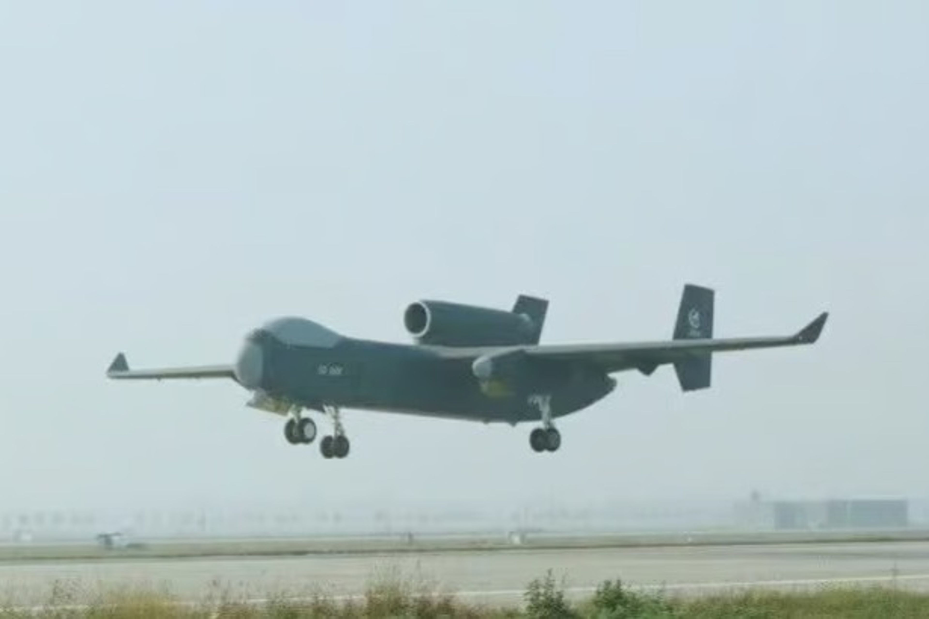 Çin’in dev drone Mothership'ı Jiutian ilk uçuşunu başarıyla gerçekleştirdi