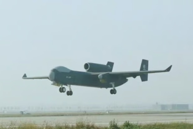 Çin’in dev drone Mothership'ı Jiutian ilk uçuşunu başarıyla gerçekleştirdi