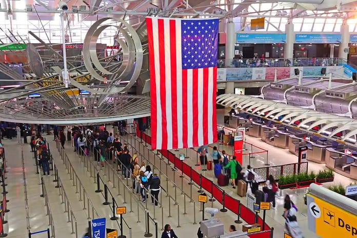 Trump yönetimi seyahat yasağı listesine 5 ülkeyi daha ekledi