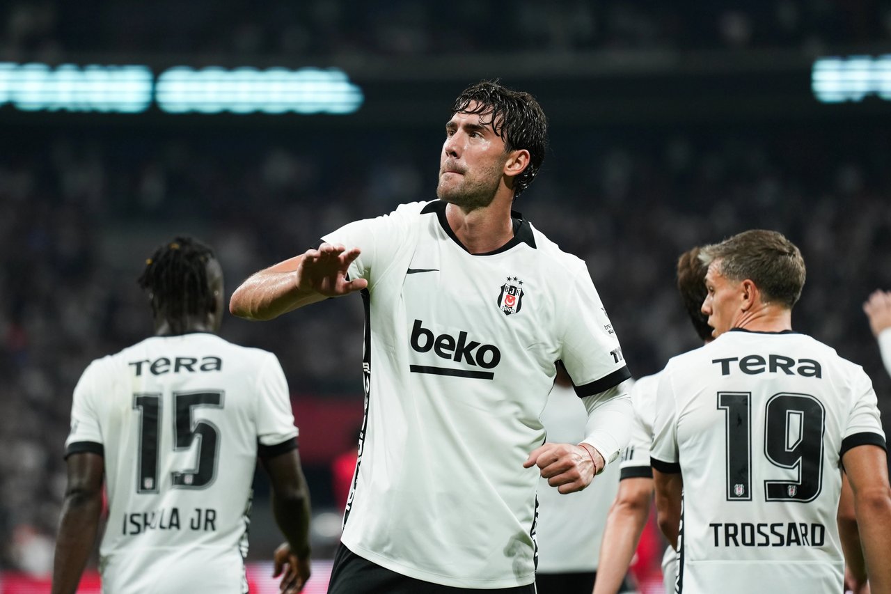 Juventus, Vlahovic'e yapılan teklifi ve ayrılığı anlattı