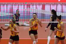 Sultanlar Ligi'nde perde açıldı: Son şampiyon VakıfBank lige galibiyetle başladı