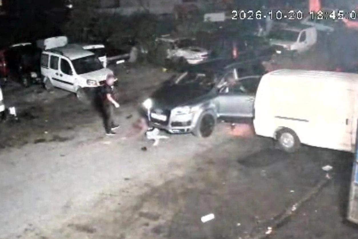 Aracın tamir süresinin uzaması üzerine çıkan kavgada ortalık savaş alanına döndü
