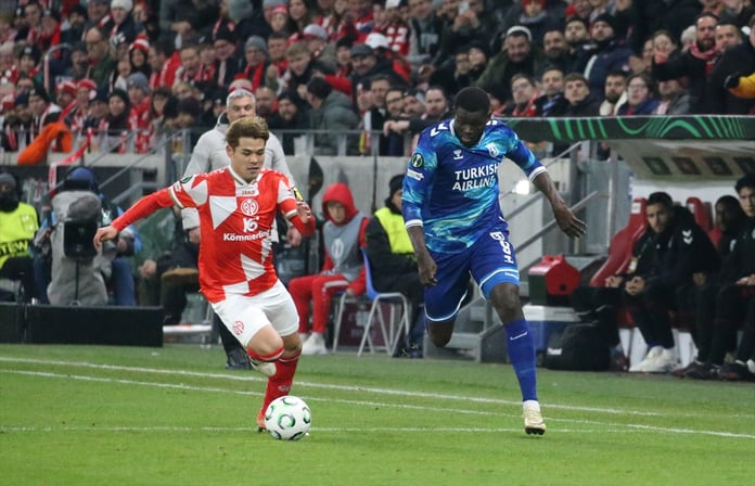 Skor perdesi ilk yarıda açıldı