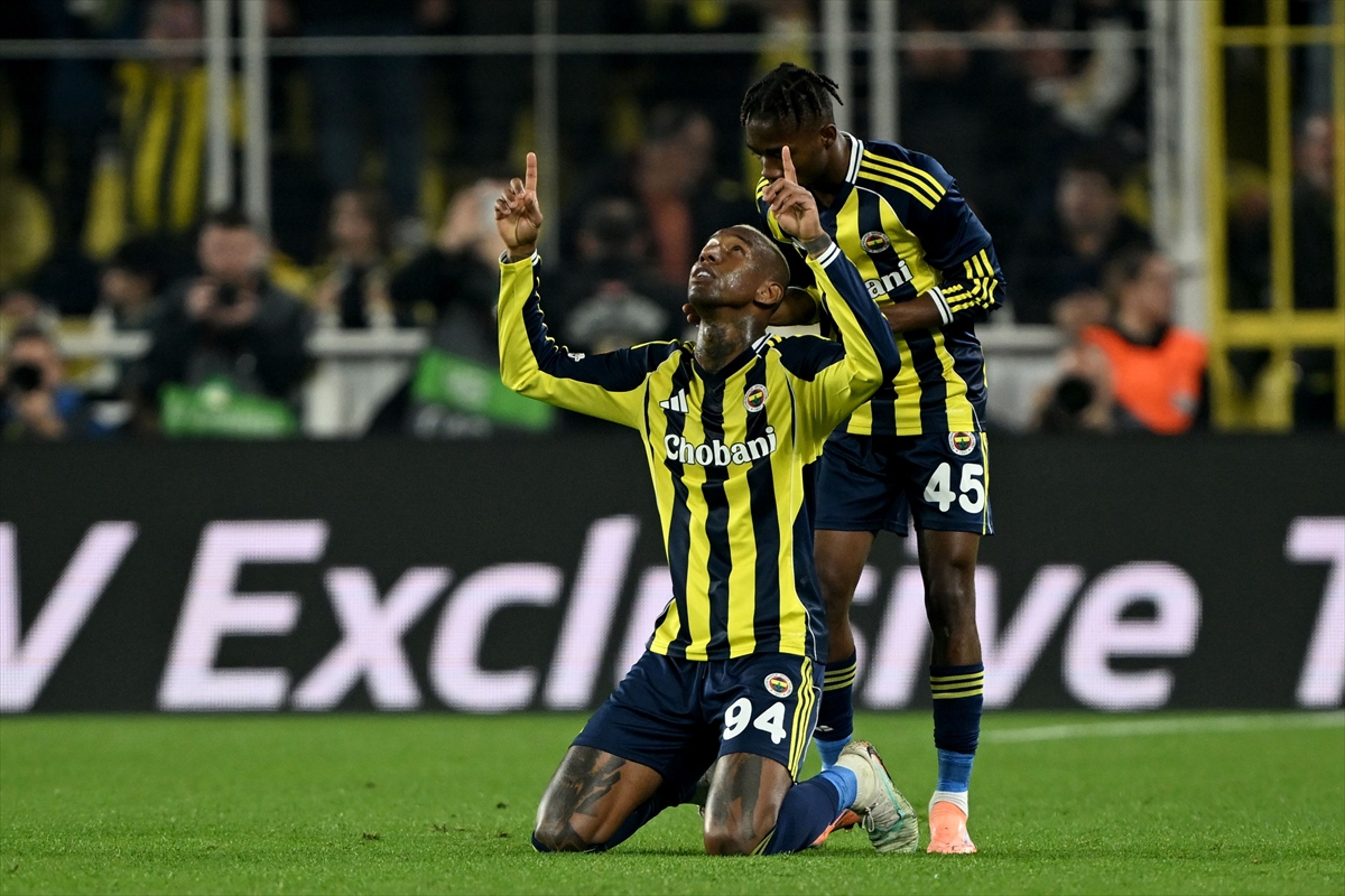 Goller art arda geldi