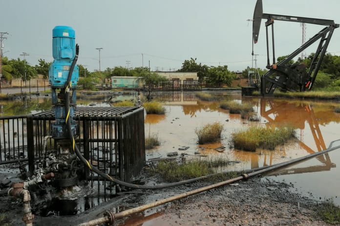 Venezuela parlamentosu yabancılara petrol satışını onayladı