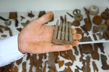 Savaş alanından topladıklarıyla müze kurdu